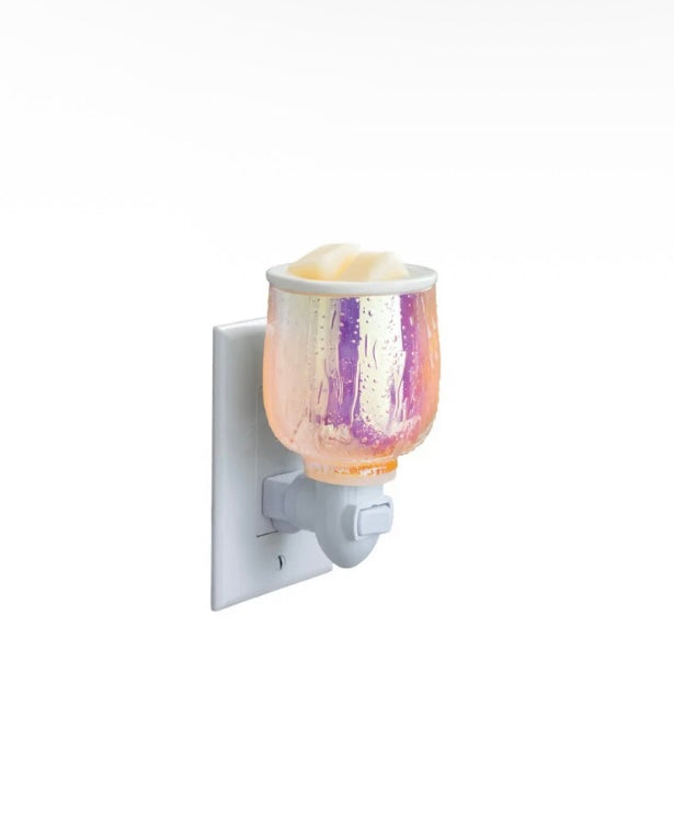 Pluggable classic fragrance warmer -iridescent glow